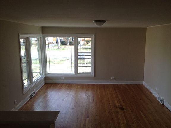 2nd image of 10324 Laramie Ave