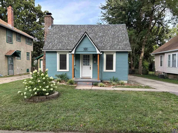 922 Chestnut St, Emporia, KS 66801