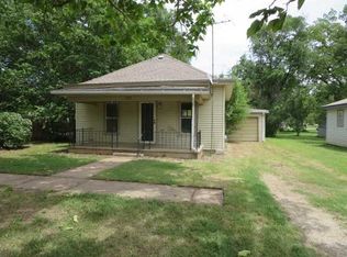 612 S Maple St, Douglass, KS 67039