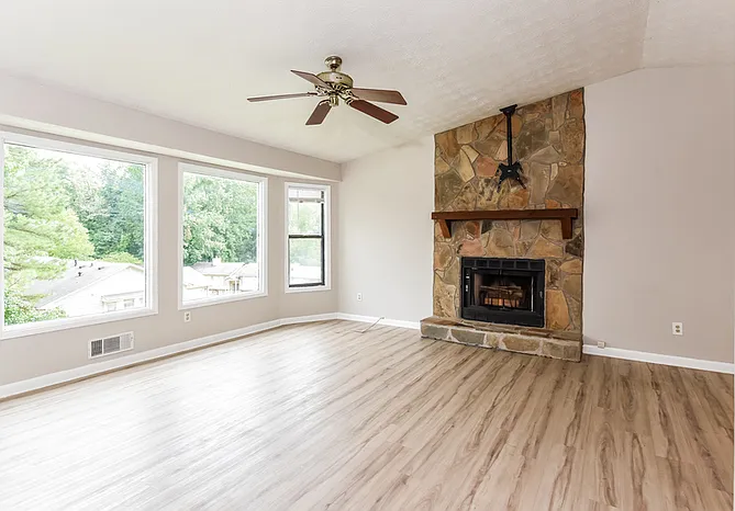 5975 Wellborn Trl — Photo 4