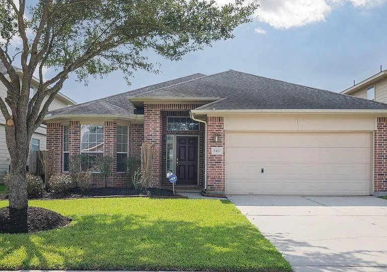 7427 Boerne Creek Dr — Photo 1