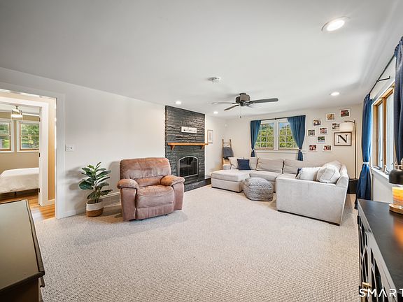 2nd image of 4 Gloria Avenue