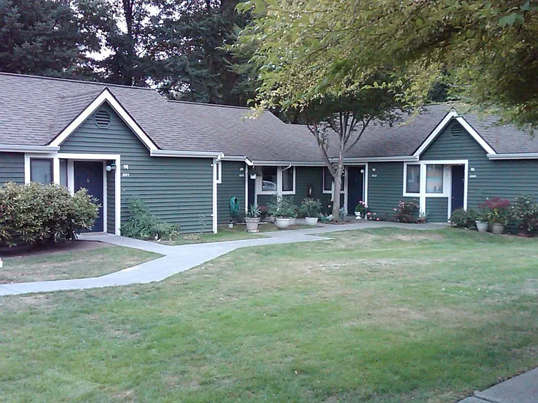 Burke Gilman Place — Photo 21