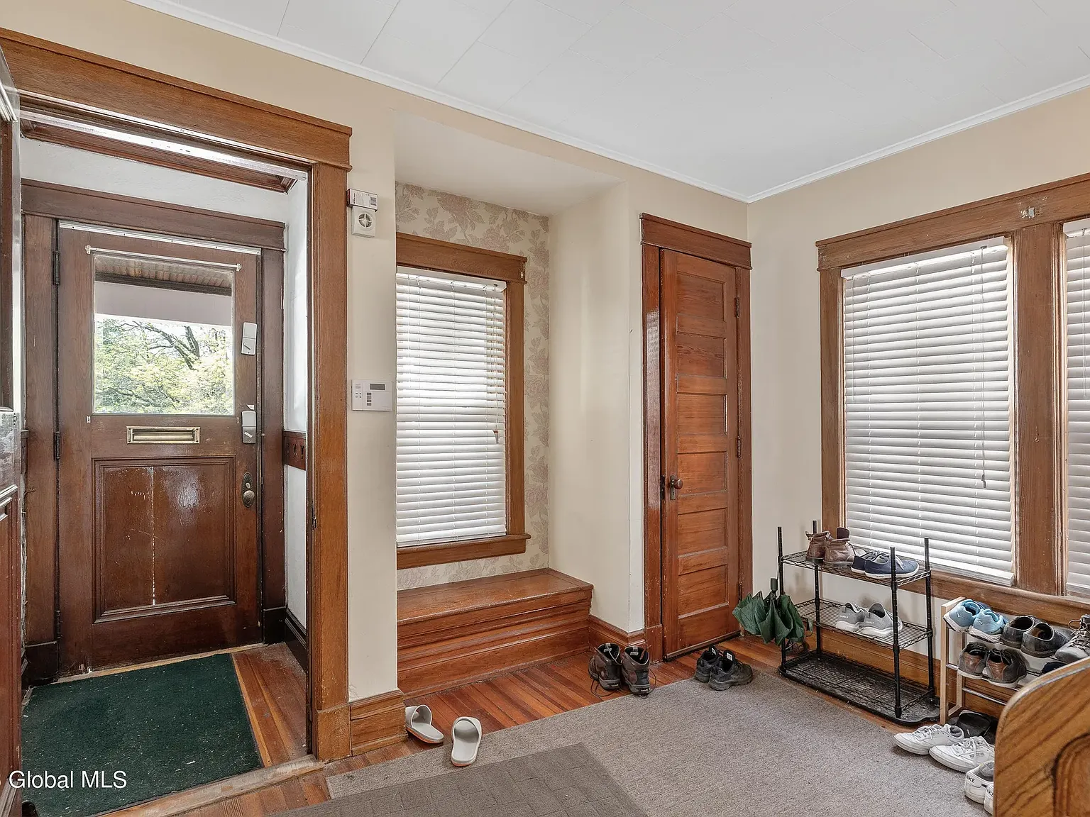 5 bed, 1798 sqft, $3,400 — Photo 4