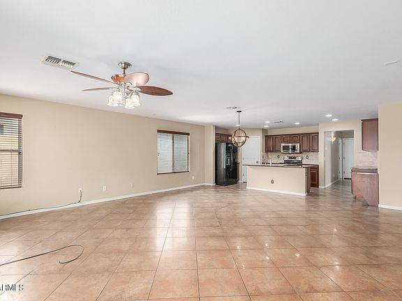 5th image of 33009 N QUARRY HILLS Drive