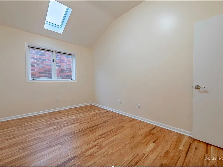 2435 W Polk St #3 — Photo 16