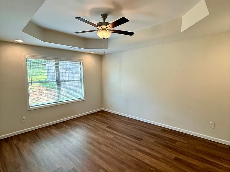 5928 Knox Hill Way — Photo 15