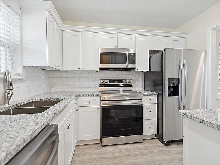 4766 Pontchartrain Dr — Photo 24