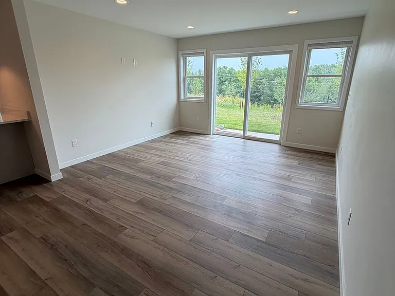 2104 Cottage Hill Cir — Photo 10