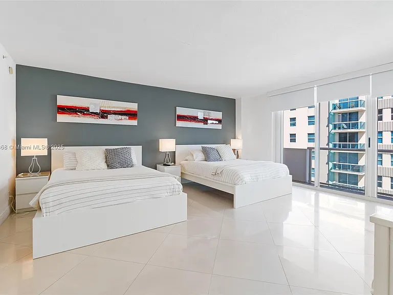 9195 Collins Ave #1103 — Photo 18