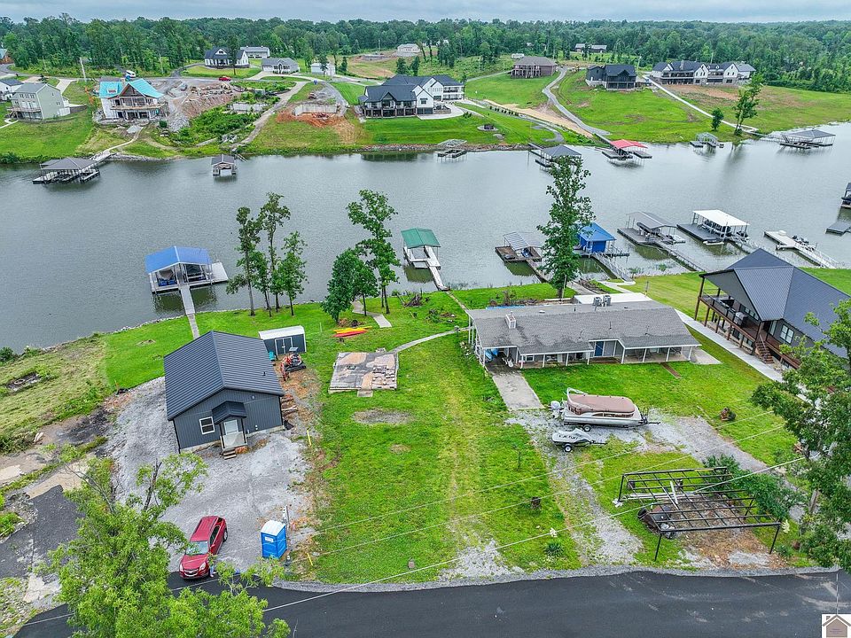 1st image of 170 Concord Dr