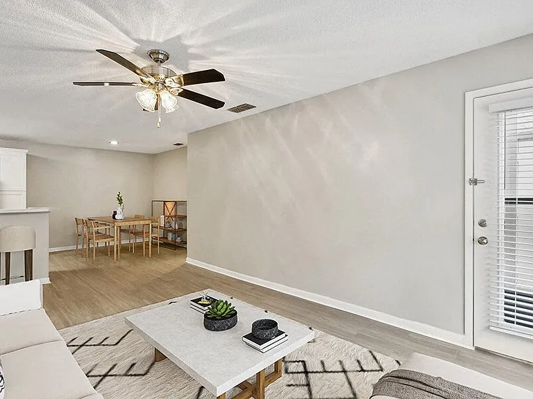 Huntington Place — Photo 8