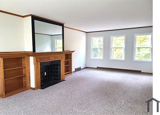 2nd image of 159 Lake St #1