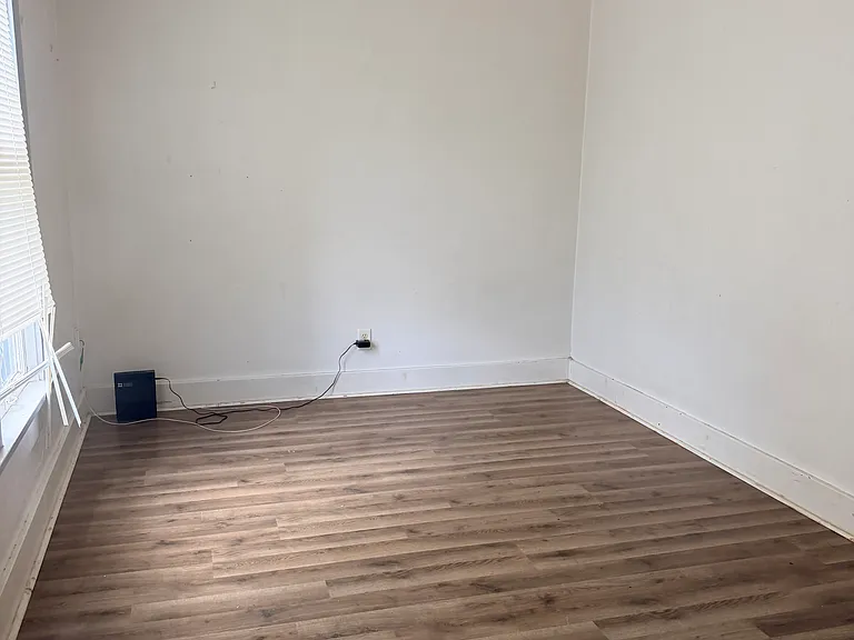 1413 G St #6 — Photo 8