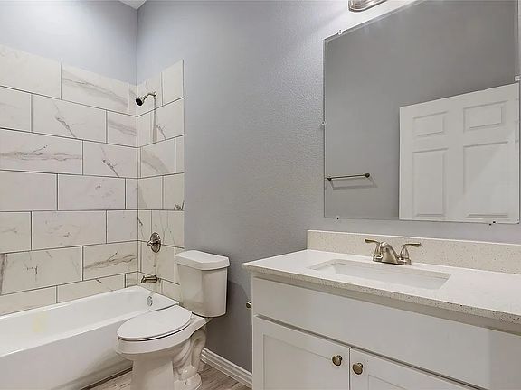 5th image of 7808 S Hampton Rd #801