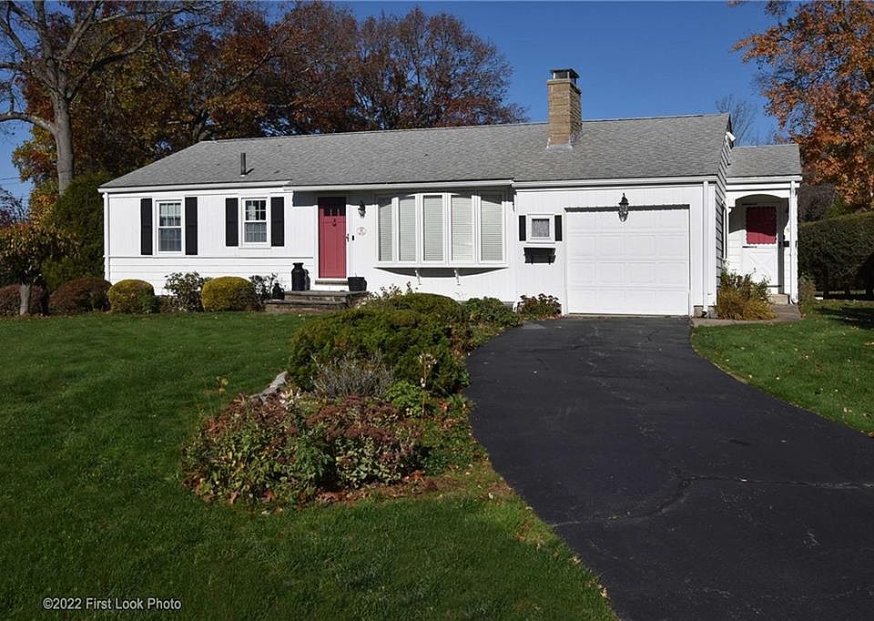1st image of 51 Tophill Dr