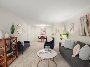 2410 Independence Ln APT 105, Madison, WI 53704