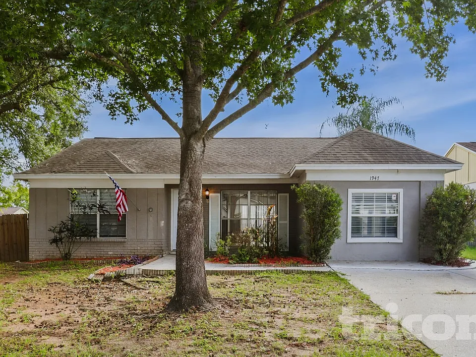 1947 Crown Park Dr