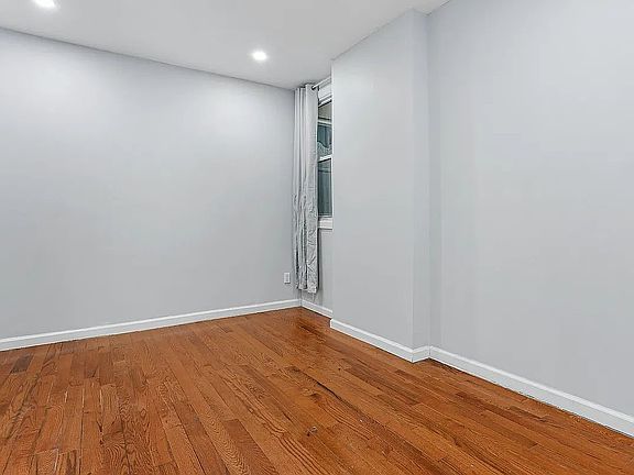 4th image of 306 Sumpter St #2B