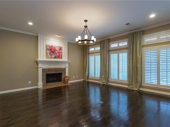 3rd image of 912 Wilshire Ct