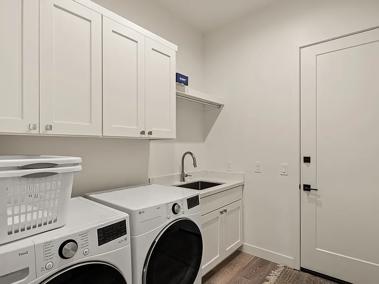 20 Crystal Sky Dr — Photo 37