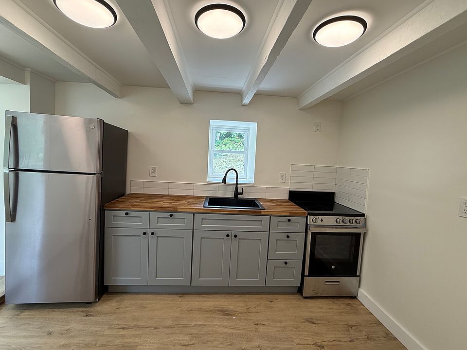 1st image of 165 W Main St #1