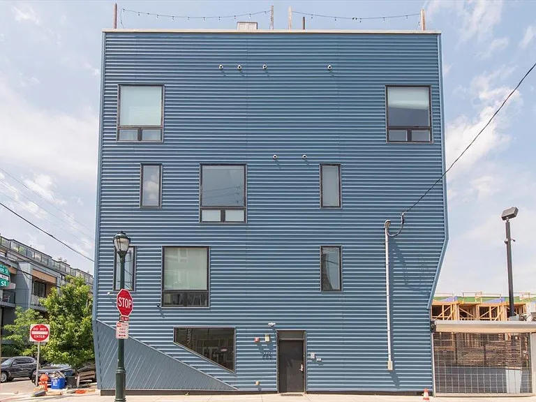 227 W Thompson St #D — Photo 3