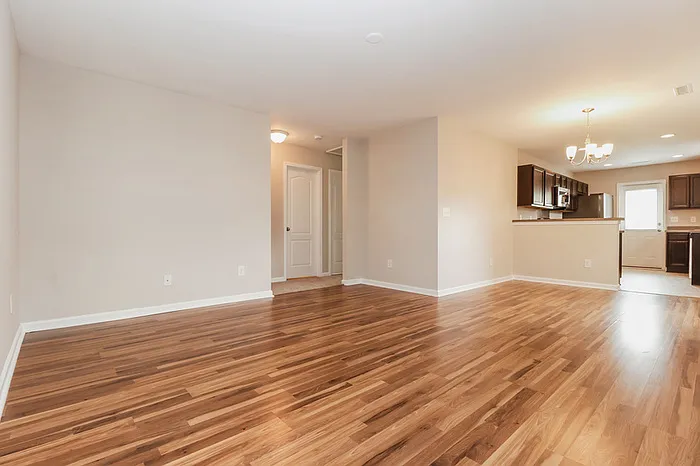 154 Tyger St — Photo 2