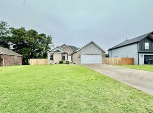 2846 Eaglecrest Cir, Springdale, AR 72762