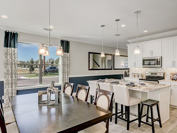 Gorgeous kitchen with dining area