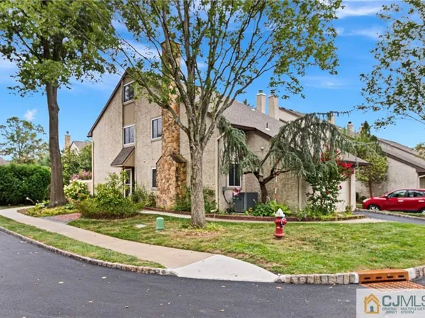 123 Thoreau Dr, Plainsboro, NJ 08536