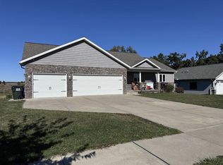 461 School Rd, Portage, WI 53901