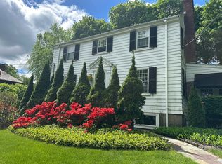 218 Reservoir Rd, Brookline, MA 02467