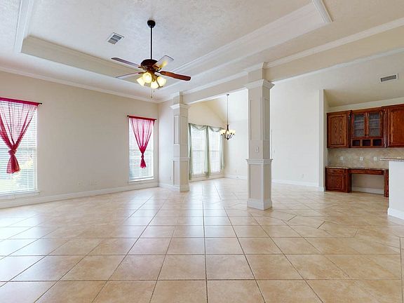 4th image of 104 Winding Brook Dr