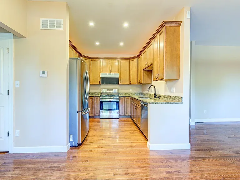 1140 Collingwood Dr — Photo 11