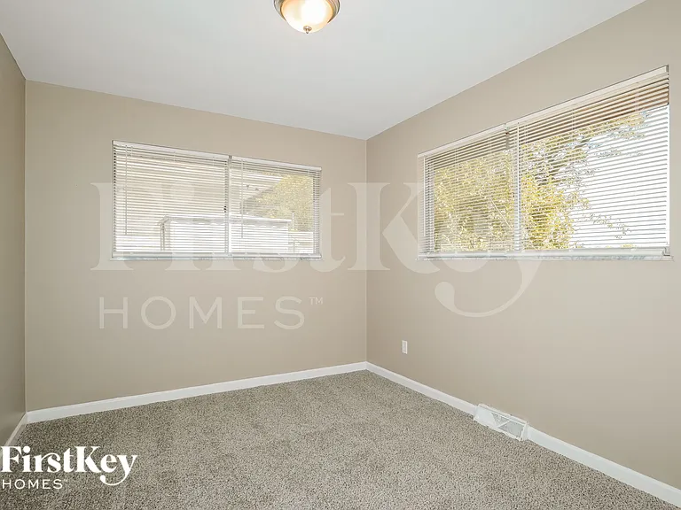 170 Calbreath Ct — Photo 13