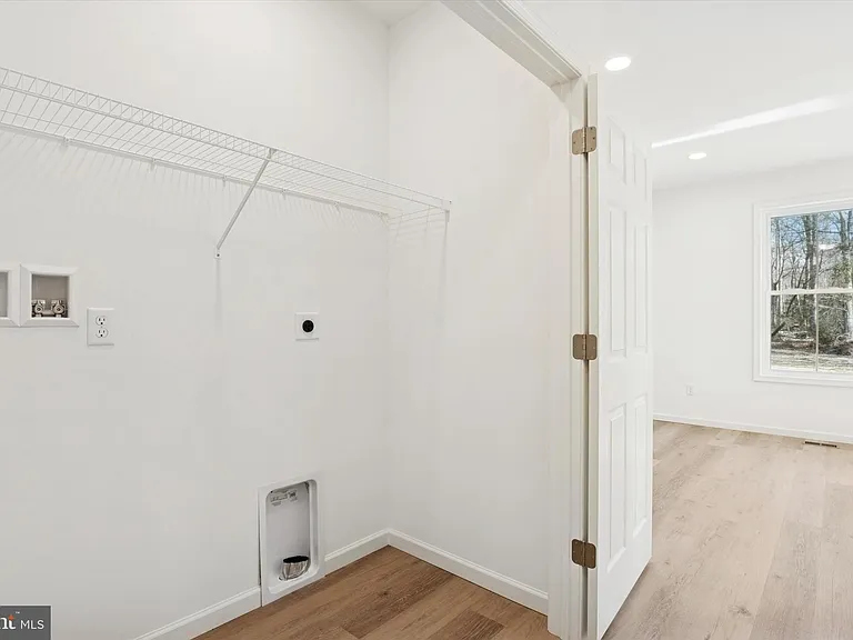 122 Silversmith Rd — Photo 17