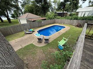 98 Ashley St, Vicksburg, MS 39183
