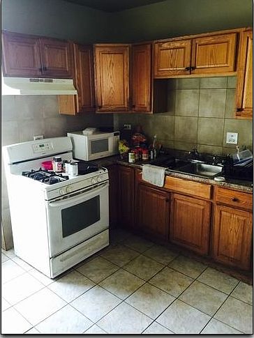 2nd image of 5926 S Morgan St #2
