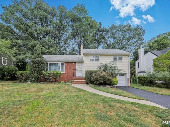 270 Glen Ave, Dumont, NJ 07628