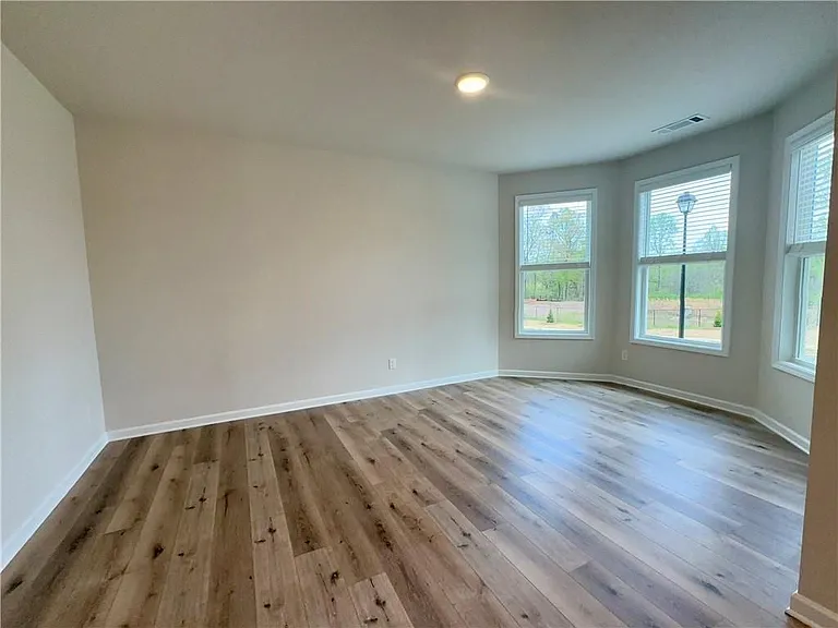 345 Rodeo Dr — Photo 5