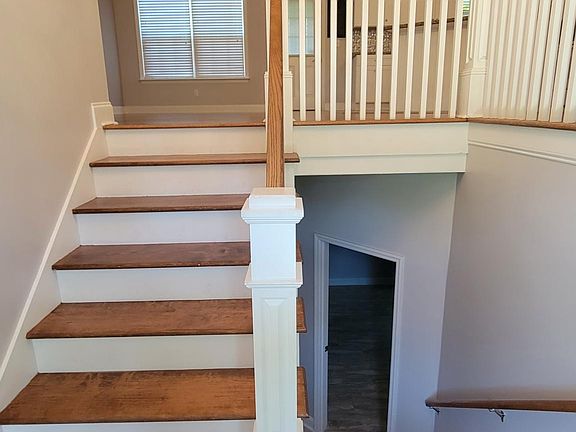 3rd image of 9644 Falcon Crest Dr