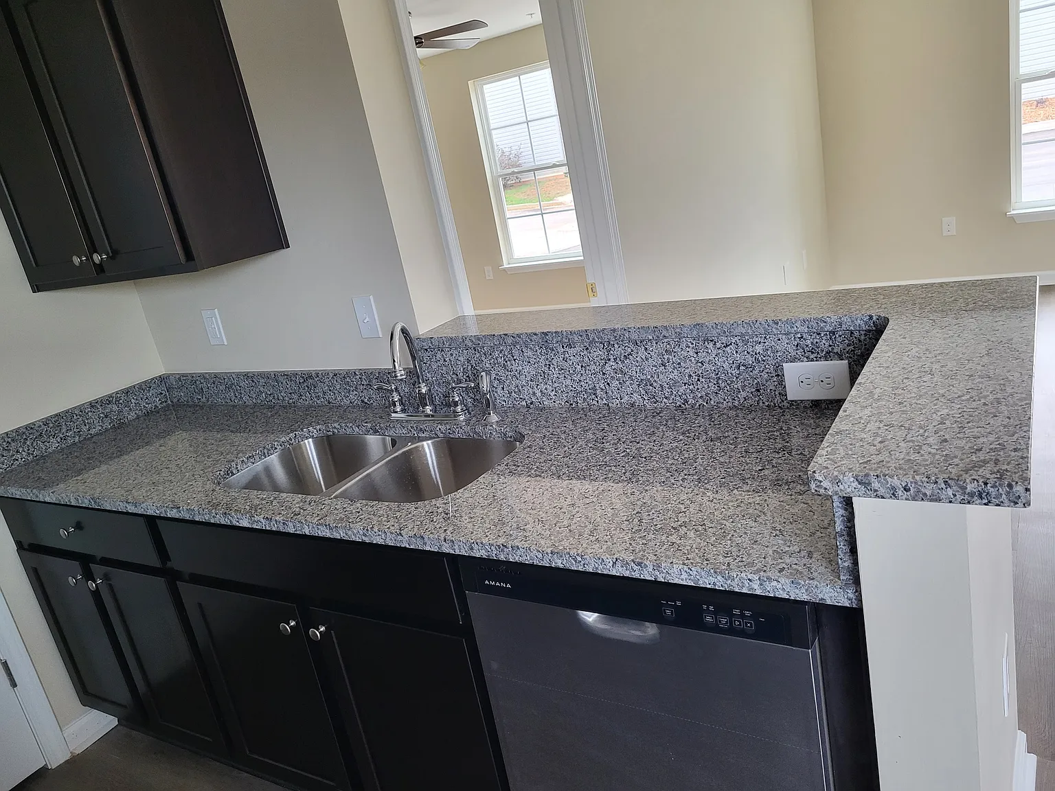 102 Rai Ct — Photo 4