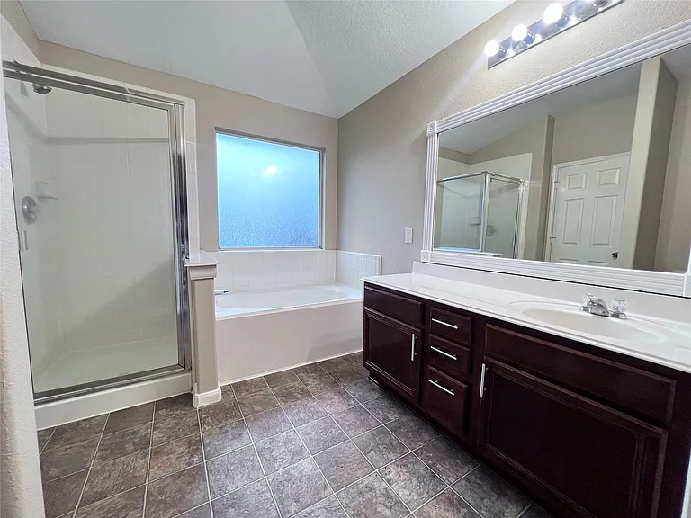 11750 Pinemeade Ln — Photo 31