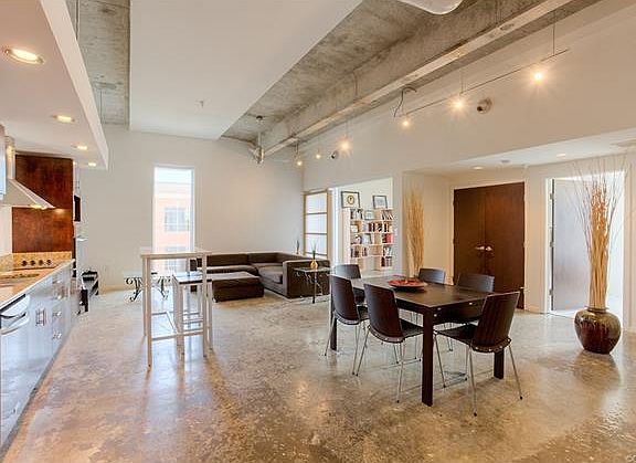 3rd image of 112 E Clay St #U4a