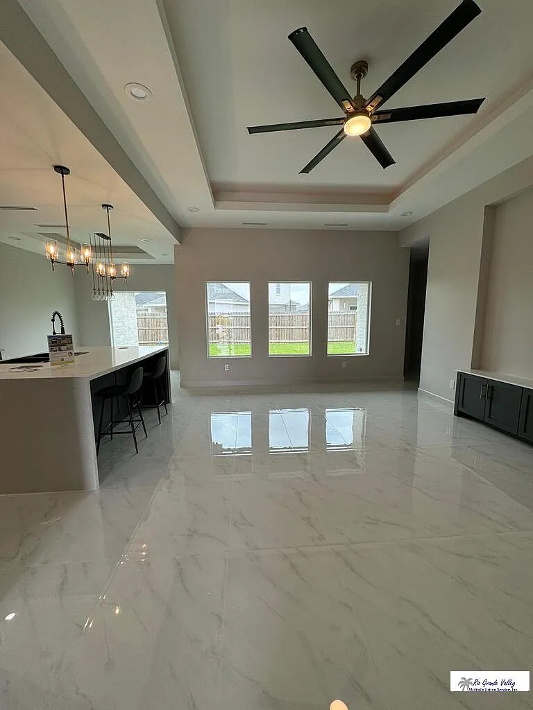 4 bed, 3.5 bath, 2206 sqft, $3,100 — Photo 2