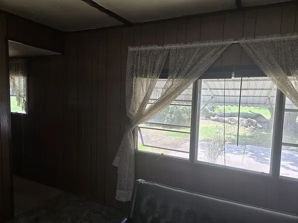 1402 N State St, Sullivan, IN 47882