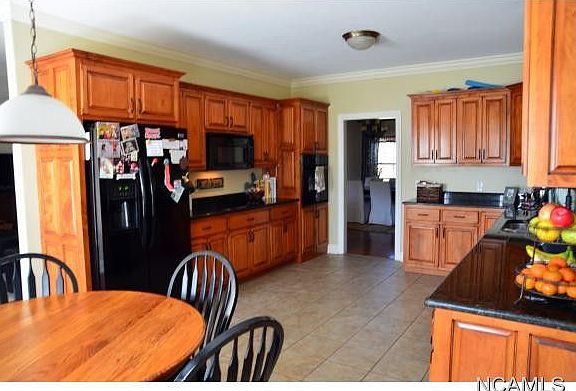 5th image of 1707 Churchhill Ln SE
