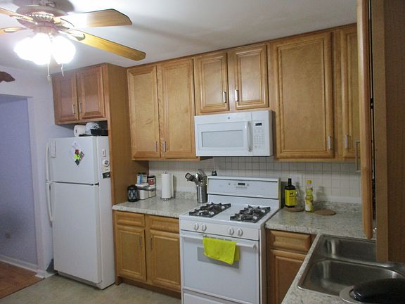 3rd image of 7224 W Wrightwood Ave APT 201