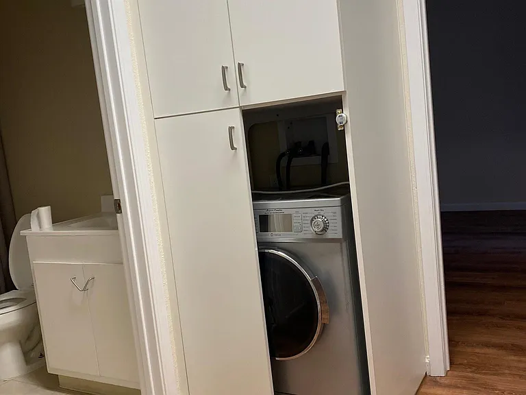 Washer dryer in unit